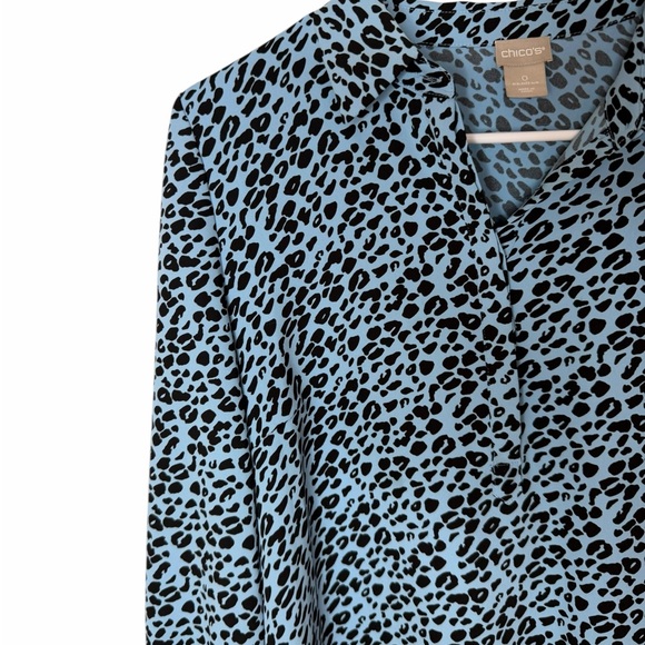 Chico's Blue Long Sleeve Animal Print Lightweight Button Down Shirt Size 0 - Picture 5 of 15